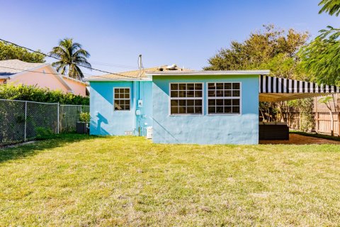 Villa ou maison à louer à Delray Beach, Floride: 2 chambres, 101.45 m2 № 888097 - photo 1