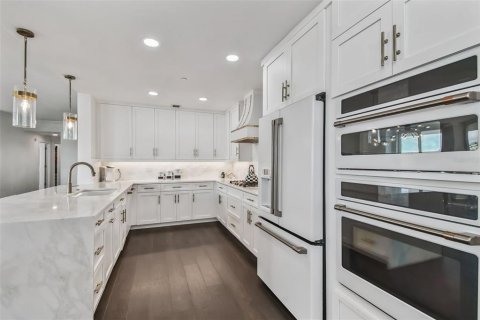 Condo in Tampa, Florida, 3 bedrooms  № 1884707 - photo 12