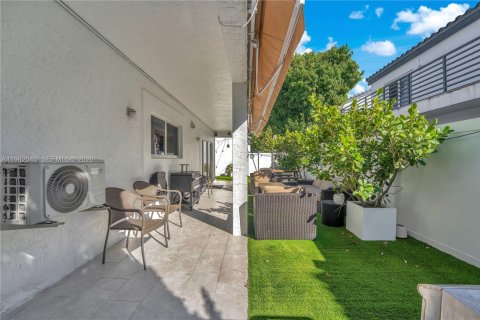 Купить виллу или дом в Майами, Флорида 3 спальни, 157.93м2, № 2043664 - фото 29