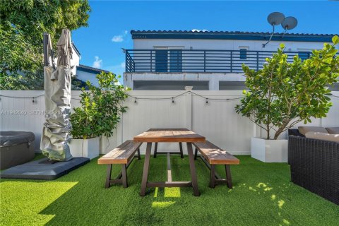 Купить виллу или дом в Майами, Флорида 3 спальни, 157.93м2, № 2043664 - фото 24