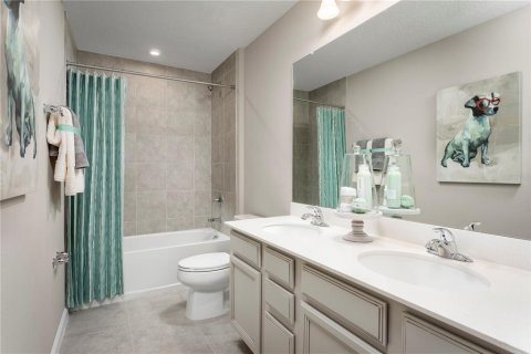 House in Wimauma, Florida 4 bedrooms, 190.08 sq.m. № 2266993 - photo 15