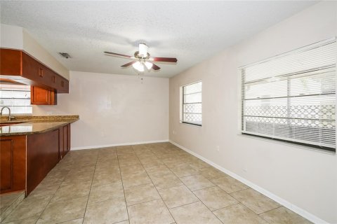 Villa ou maison à louer à Tampa, Floride: 3 chambres, 189.15 m2 № 1882692 - photo 4