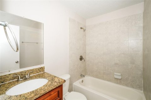 Villa ou maison à louer à Tampa, Floride: 3 chambres, 189.15 m2 № 1882692 - photo 11