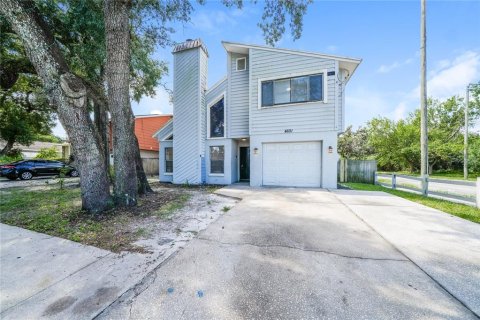 Villa ou maison à louer à Tampa, Floride: 3 chambres, 189.15 m2 № 1882692 - photo 2