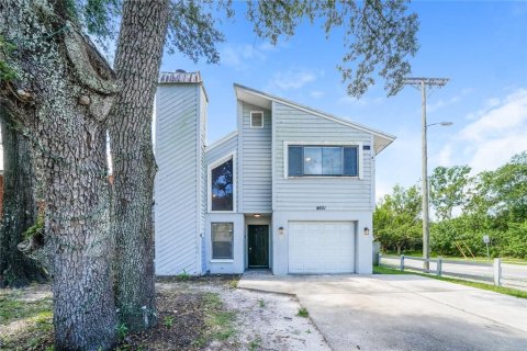 Villa ou maison à louer à Tampa, Floride: 3 chambres, 189.15 m2 № 1882692 - photo 1