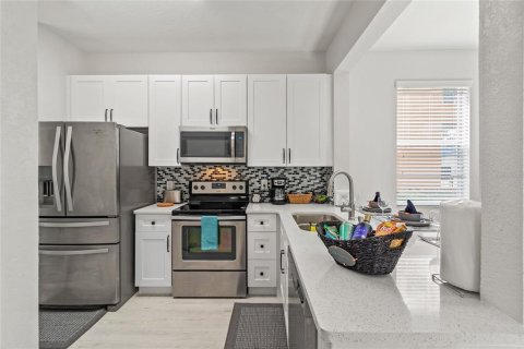 Adosado en venta en Davenport, Florida, 4 dormitorios, 172.43 m2 № 2226553 - foto 2