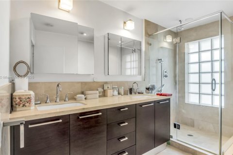 Condominio en venta en Bay Harbor Islands, Florida, 3 dormitorios, 156.08 m2 № 1946045 - foto 21