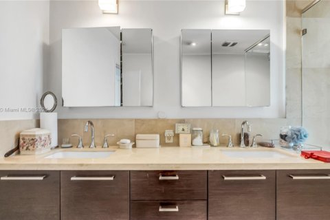 Condominio en venta en Bay Harbor Islands, Florida, 3 dormitorios, 156.08 m2 № 1946045 - foto 20
