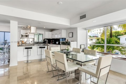 Condominio en venta en Bay Harbor Islands, Florida, 3 dormitorios, 156.08 m2 № 1946045 - foto 24