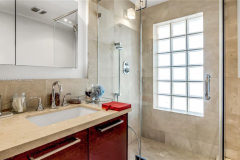 Condominio en venta en Bay Harbor Islands, Florida, 3 dormitorios, 156.08 m2 № 1946045 - foto 29