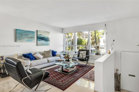 Condominio en venta en Bay Harbor Islands, Florida, 3 dormitorios, 156.08 m2 № 1946045 - foto 26