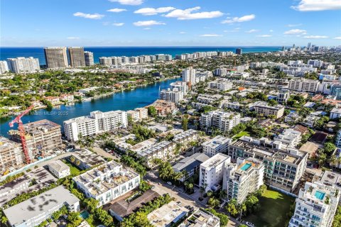 Condominio en venta en Bay Harbor Islands, Florida, 3 dormitorios, 156.08 m2 № 1946045 - foto 10