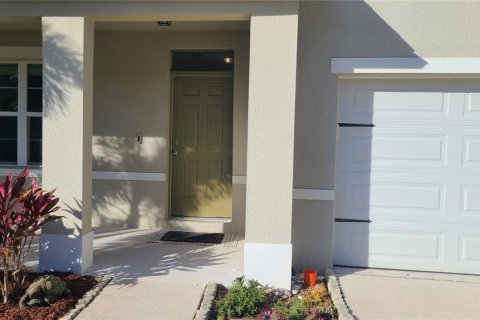 House in Mims, Florida 5 bedrooms, 248.42 sq.m. № 1847029 - photo 3