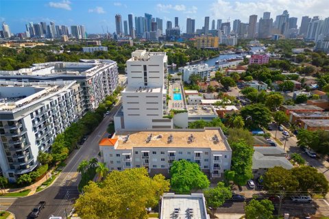 Condo in Miami, Florida, 2 bedrooms  № 1840958 - photo 2