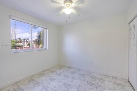 Condo in Miami, Florida, 2 bedrooms  № 1840958 - photo 14