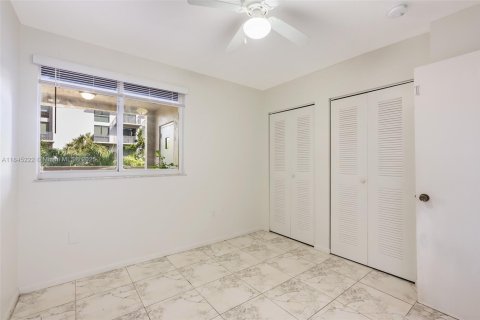 Condo in Miami, Florida, 2 bedrooms  № 1840958 - photo 10