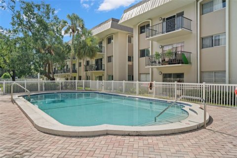 Condo in Tampa, Florida, 1 bedroom  № 1847169 - photo 20