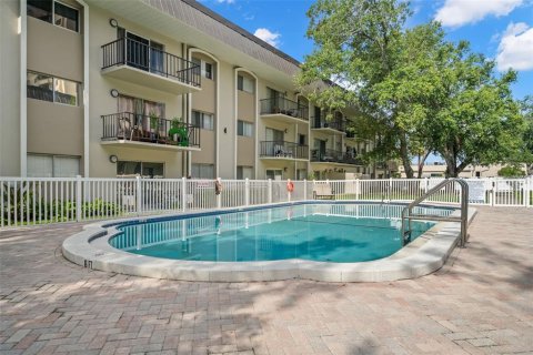 Condo in Tampa, Florida, 1 bedroom  № 1847169 - photo 19