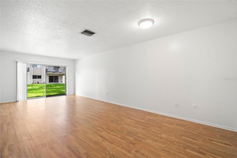 Condo in Tampa, Florida, 1 bedroom  № 1847169 - photo 2