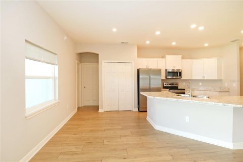 Casa en alquiler en Auburndale, Florida, 5 dormitorios, 245.26 m2 № 1899489 - foto 9