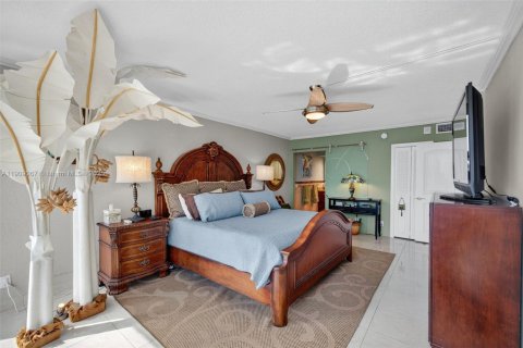 Condominio en venta en Hallandale Beach, Florida, 2 dormitorios, 104.52 m2 № 1965593 - foto 29