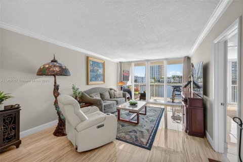 Condominio en venta en Hallandale Beach, Florida, 2 dormitorios, 104.52 m2 № 1965593 - foto 6