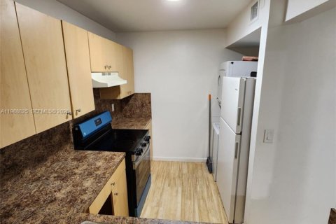 Appartement à louer à Miami, Floride: 2 chambres, 69.68 m2 № 2051553 - photo 4