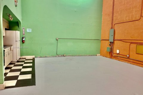 Купить коммерческую недвижимость в Хайалиа, Флорида № 2063012 - фото 4