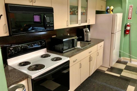 Купить коммерческую недвижимость в Хайалиа, Флорида № 2063012 - фото 7