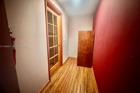 Купить коммерческую недвижимость в Хайалиа, Флорида № 2063012 - фото 15