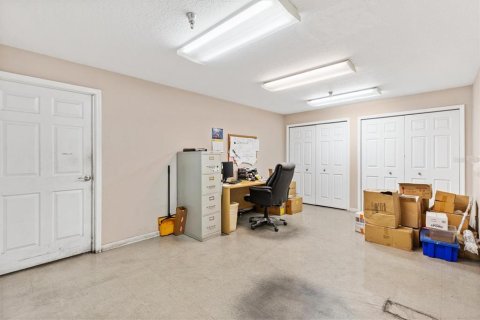 Propiedad comercial en alquiler en Leesburg, Florida, 3867.99 m2 № 1675751 - foto 10
