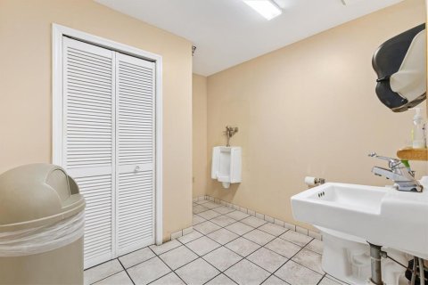 Снять в аренду коммерческую недвижимость в Лисбург, Флорида 3867.99м2, № 1675751 - фото 22