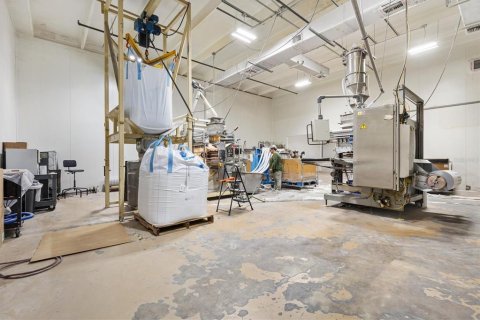 Снять в аренду коммерческую недвижимость в Лисбург, Флорида 3867.99м2, № 1675751 - фото 26
