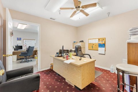 Propiedad comercial en alquiler en Leesburg, Florida, 3867.99 m2 № 1675751 - foto 11