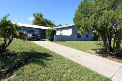 House in Casselberry, Florida 3 bedrooms, 162.67 sq.m. № 2372916