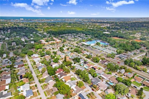House in Largo, Florida 3 bedrooms, 152.55 sq.m. № 2100426 - photo 27