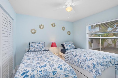 House in Largo, Florida 3 bedrooms, 152.55 sq.m. № 2100426 - photo 21