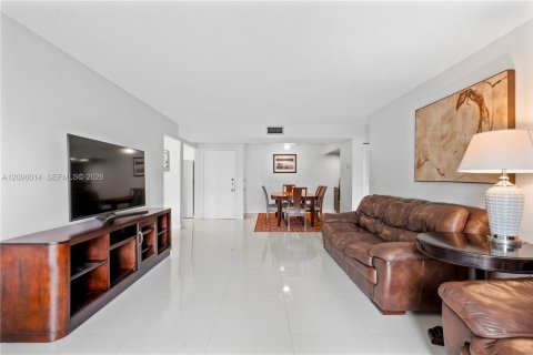 Copropriété à louer à Miami, Floride: 2 chambres, 99.87 m2 № 2390028 - photo 8