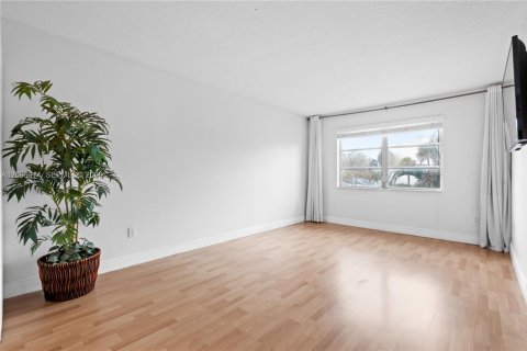 Copropriété à louer à Miami, Floride: 2 chambres, 99.87 m2 № 2390028 - photo 13