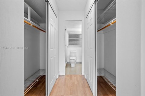 Copropriété à louer à Miami, Floride: 2 chambres, 99.87 m2 № 2390028 - photo 25