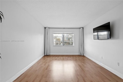 Copropriété à louer à Miami, Floride: 2 chambres, 99.87 m2 № 2390028 - photo 12