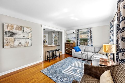 House in Gulfport, Florida 2 bedrooms, 80.55 sq.m. № 1657790 - photo 3