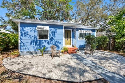 House in Gulfport, Florida 2 bedrooms, 80.55 sq.m. № 1657790 - photo 1