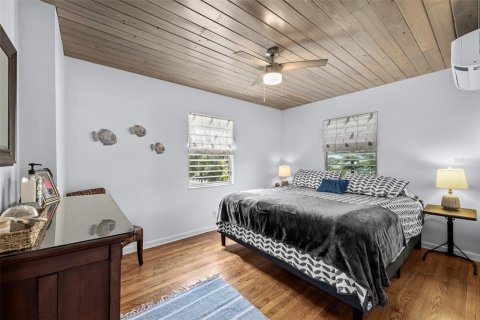 House in Gulfport, Florida 2 bedrooms, 80.55 sq.m. № 1657790 - photo 15