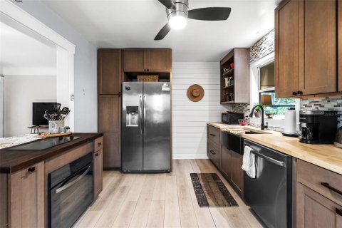 House in Gulfport, Florida 2 bedrooms, 80.55 sq.m. № 1657790 - photo 9