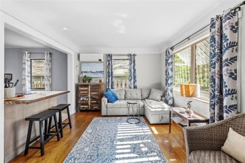 House in Gulfport, Florida 2 bedrooms, 80.55 sq.m. № 1657790 - photo 4