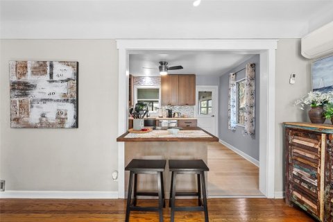 House in Gulfport, Florida 2 bedrooms, 80.55 sq.m. № 1657790 - photo 6