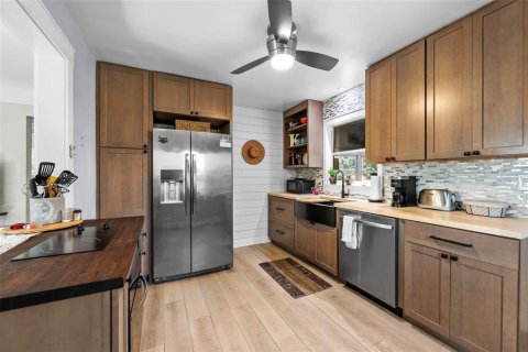 House in Gulfport, Florida 2 bedrooms, 80.55 sq.m. № 1657790 - photo 8