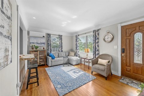 House in Gulfport, Florida 2 bedrooms, 80.55 sq.m. № 1657790 - photo 2