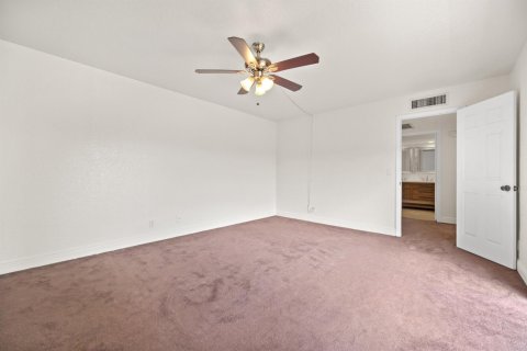 Adosado en alquiler en Palm Springs, Florida, 2 dormitorios, 114.46 m2 № 1207636 - foto 1